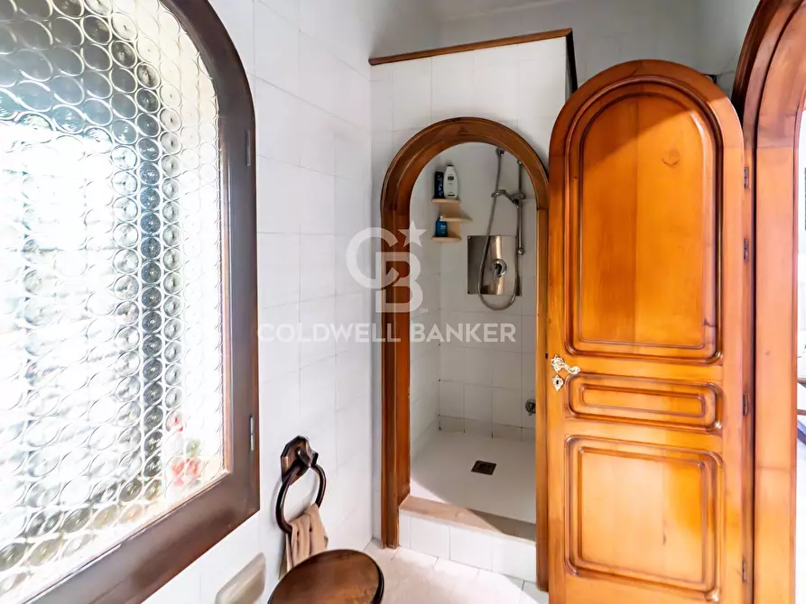 Immagine 13 di Villa in vendita  in Via Consolare Pompea 108 a Messina