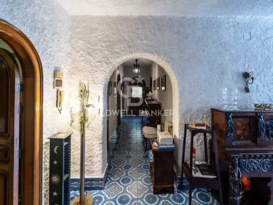 Immagine 40 di Villa in vendita  in Via Consolare Pompea 108 a Messina