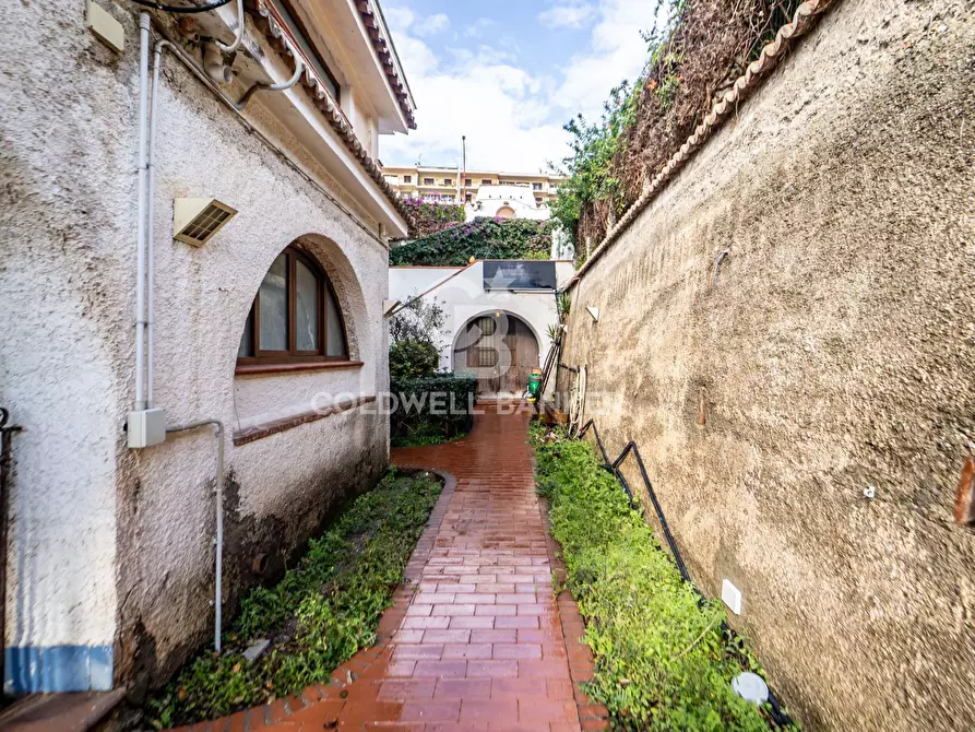 Immagine 58 di Villa in vendita  in Via Consolare Pompea 108 a Messina