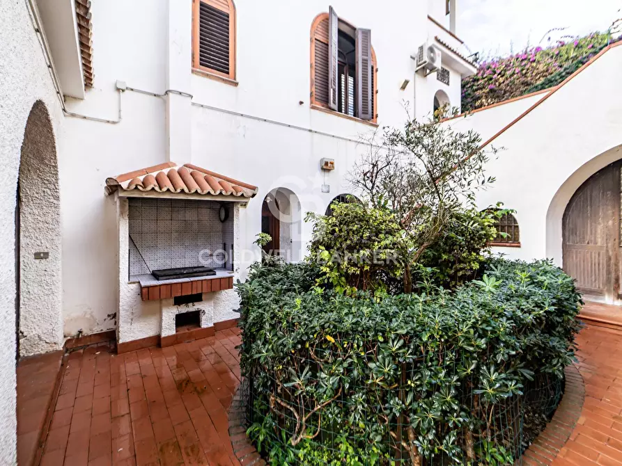 Immagine 60 di Villa in vendita  in Via Consolare Pompea 108 a Messina