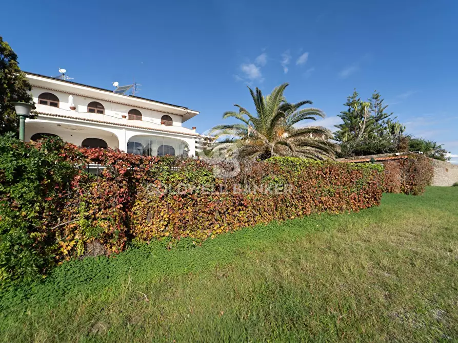 Immagine 67 di Villa in vendita  in Via Consolare Pompea 108 a Messina