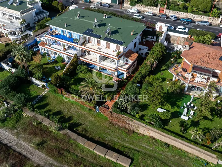 Immagine 75 di Villa in vendita  in Via Consolare Pompea 108 a Messina