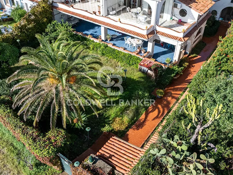 Immagine 76 di Villa in vendita  in Via Consolare Pompea 108 a Messina