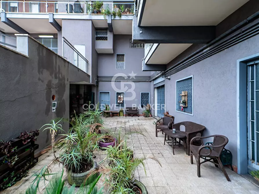 Immagine 19 di Locale commerciale in vendita  in Via Asti 8 a Catania