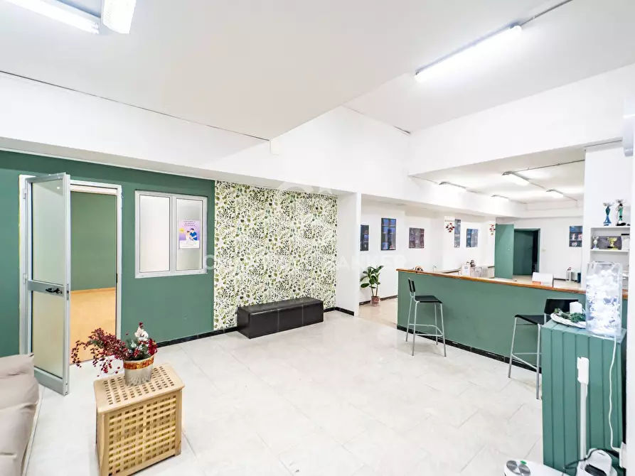 Immagine 11 di Locale commerciale in vendita  in Via Asti 8 a Catania