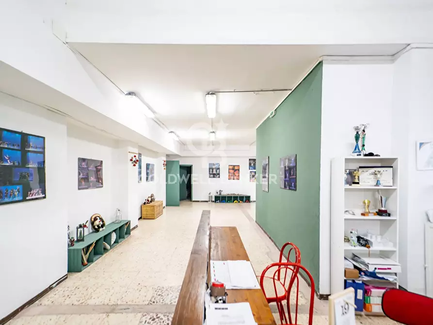 Immagine 14 di Locale commerciale in vendita  in Via Asti 8 a Catania