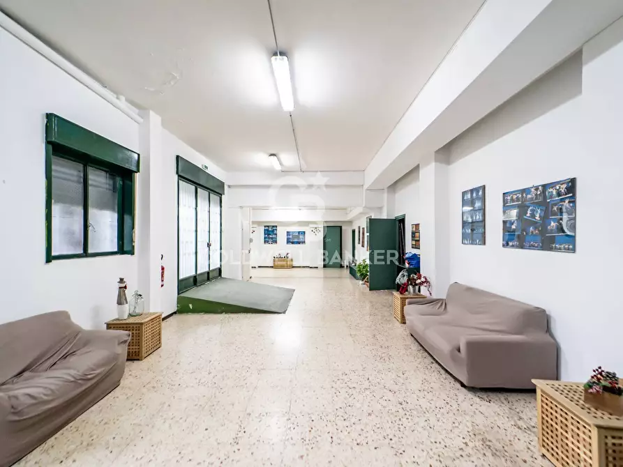 Immagine 12 di Locale commerciale in vendita  in Via Asti 8 a Catania