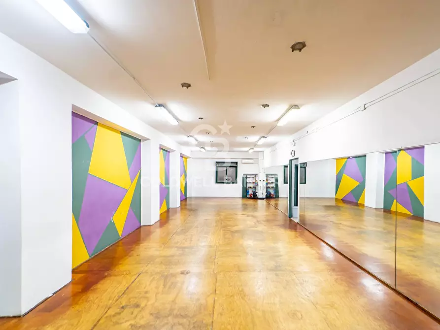 Immagine 7 di Locale commerciale in vendita  in Via Asti 8 a Catania