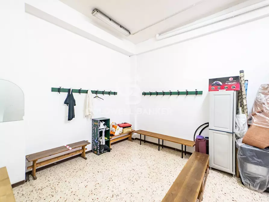 Immagine 36 di Locale commerciale in vendita  in Via Asti 8 a Catania