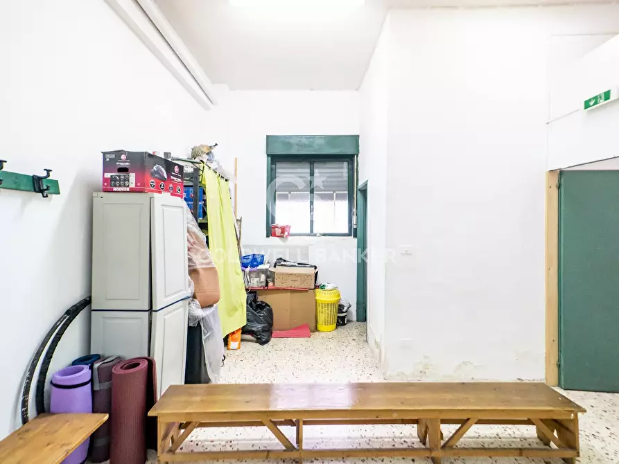 Immagine 37 di Locale commerciale in vendita  in Via Asti 8 a Catania