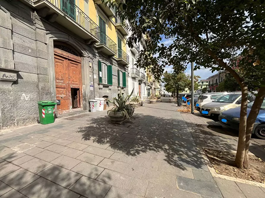 Immagine 1 di Magazzino in vendita  in Viale Margherita a Napoli