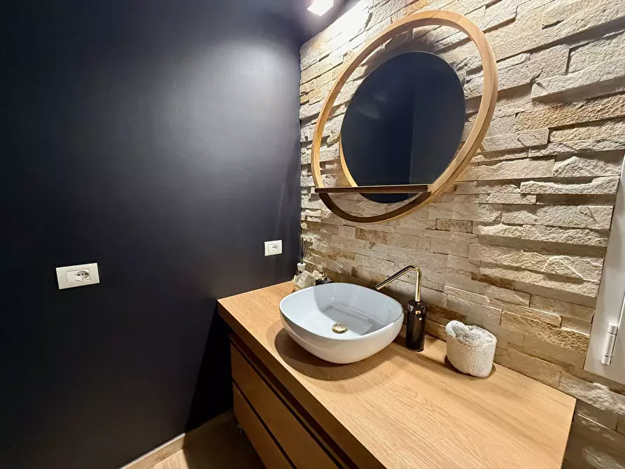 Immagine 21 di Attico in vendita  in Via Giovanni Medrano 8 a Olbia