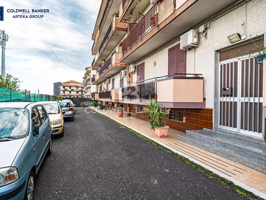 Immagine 3 di Appartamento in vendita  in Via Croce 100 a Aci Catena