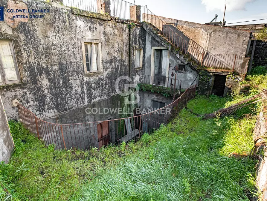Immagine 23 di Casa indipendente in vendita  in Viale Principe Amedeo 1 - 7 a Acireale