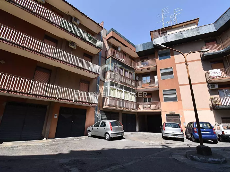 Immagine 2 di Appartamento in vendita  in via Vittorio Emanuele 330 a Aci Catena