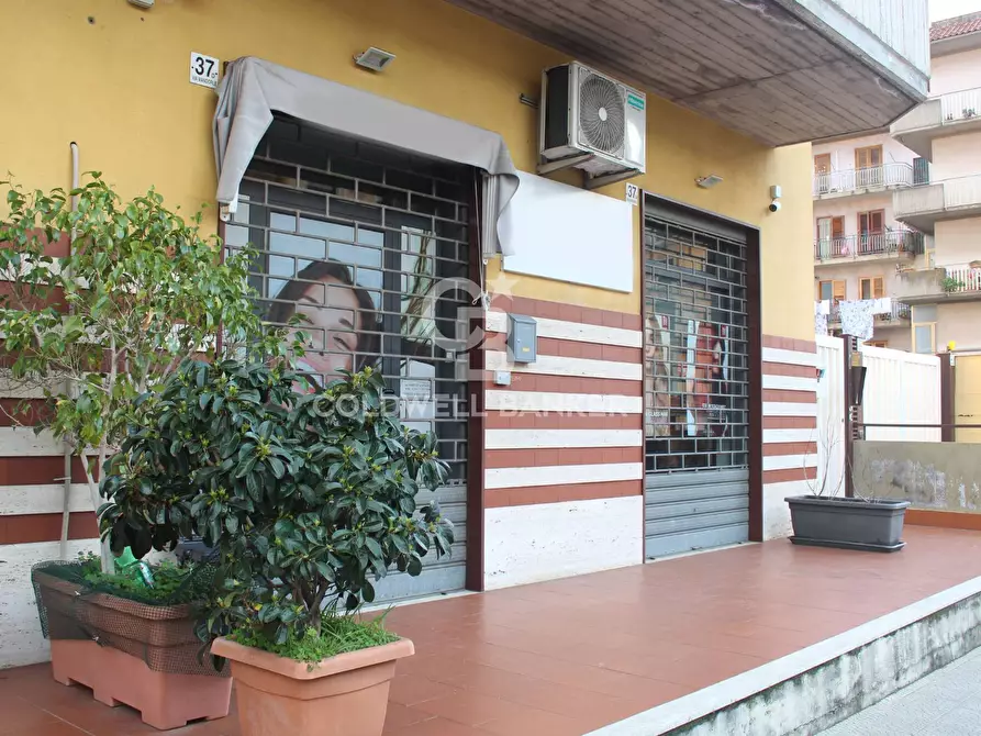 Immagine 1 di Negozio in vendita  in Via Mandorle a Acireale