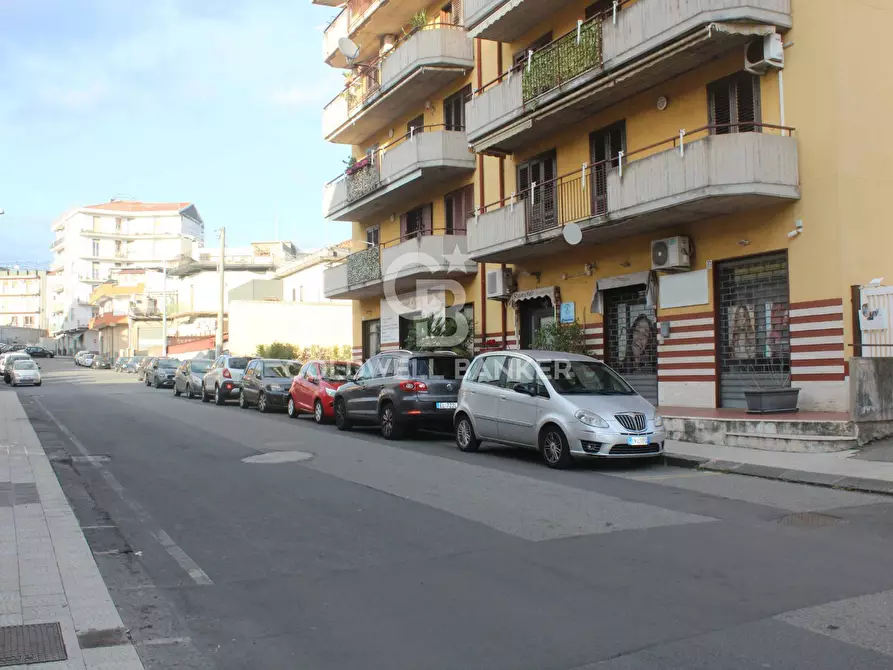 Immagine 6 di Negozio in vendita  in Via Mandorle a Acireale
