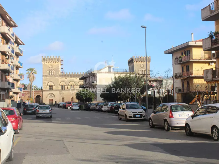 Immagine 7 di Negozio in vendita  in Via Mandorle a Acireale