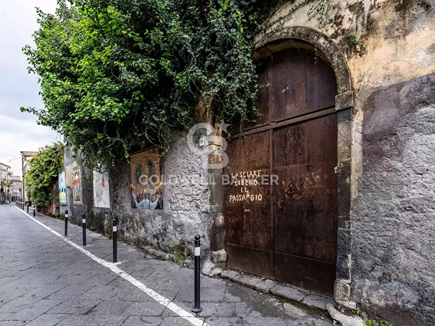 Immagine 40 di Palazzo in vendita  in Via Cavour 29 a Acireale