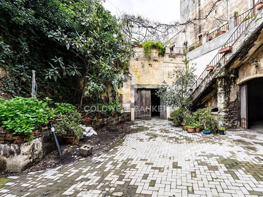 Immagine 12 di Palazzo in vendita  in Via Cavour 29 a Acireale