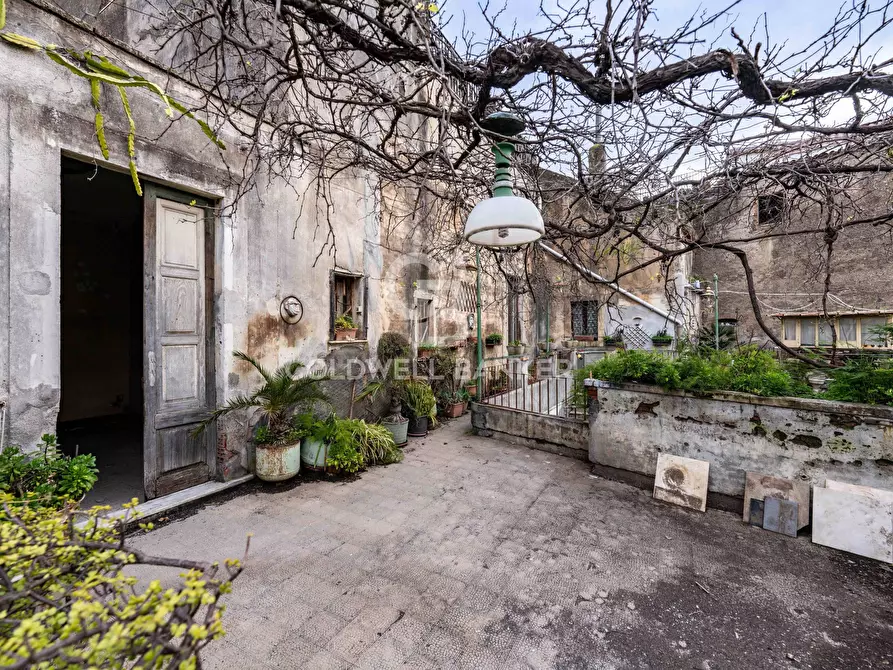 Immagine 13 di Palazzo in vendita  in Via Cavour 29 a Acireale