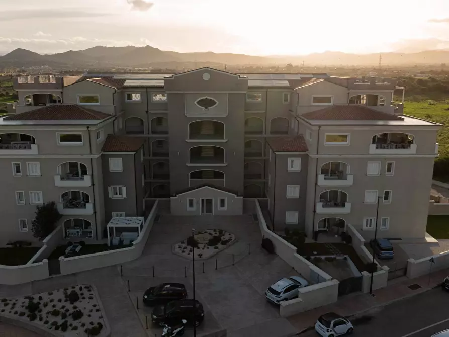 Immagine 10 di Attico in vendita  in via ada negri a Olbia