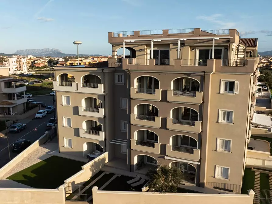 Immagine 4 di Attico in vendita  in via ada negri a Olbia