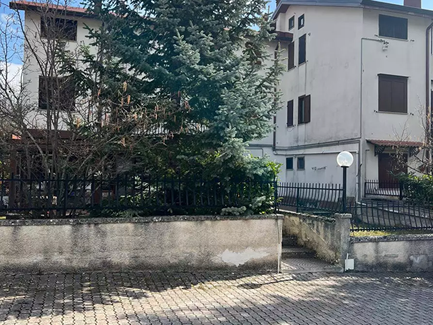 Immagine 22 di Appartamento in vendita  in CONTRADA PONTONE a Castel Di Sangro