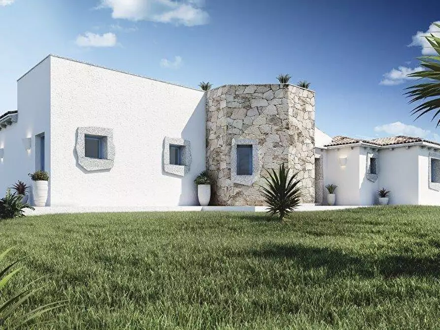 Immagine 2 di Villa in vendita  in LOC. LE SALINE SN a Olbia