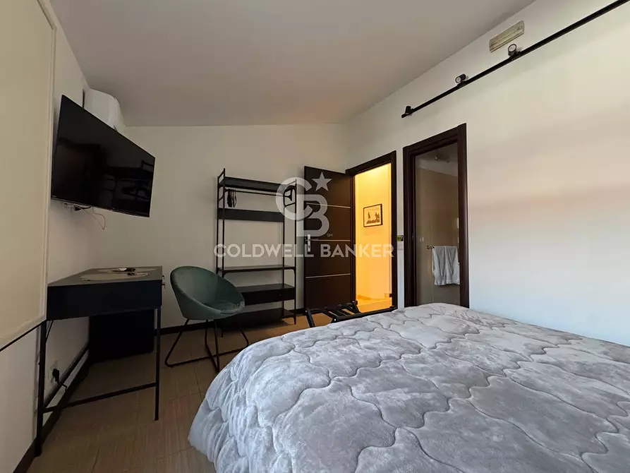 Immagine 12 di Palazzo in vendita  in via provinciale 62 a Aci Castello