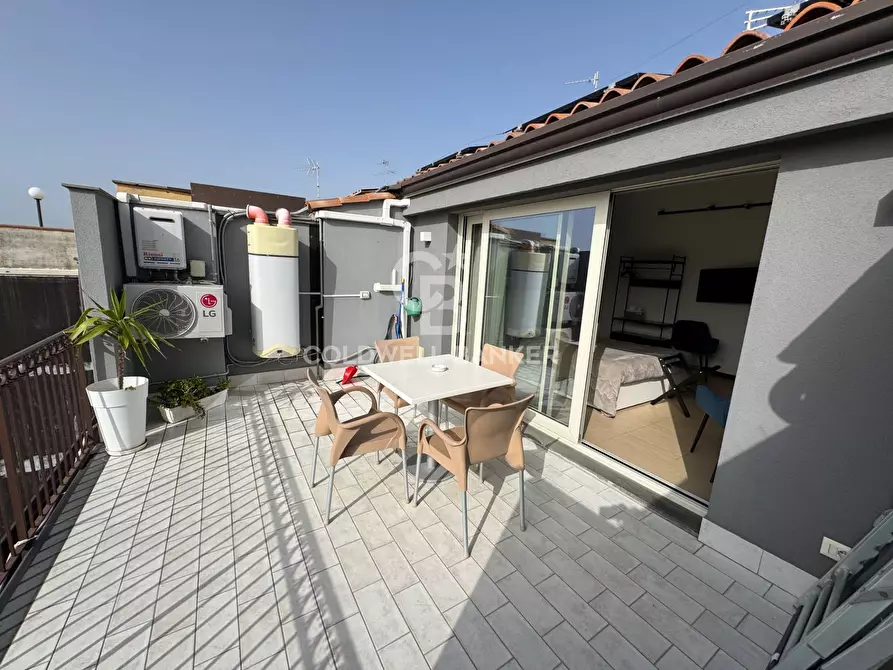 Immagine 18 di Palazzo in vendita  in via provinciale 62 a Aci Castello