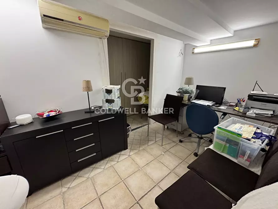 Immagine 19 di Palazzo in vendita  in via provinciale 62 a Aci Castello