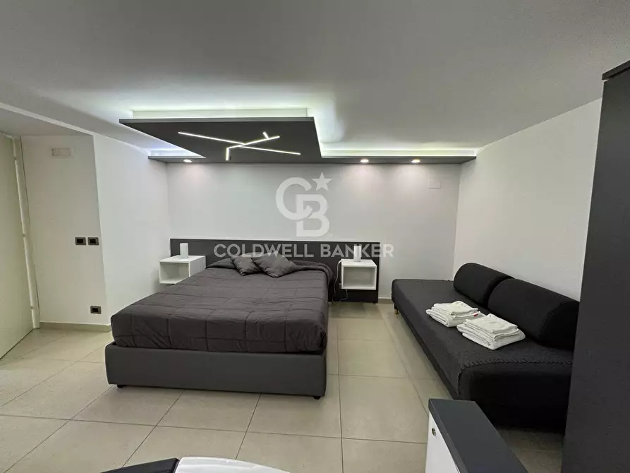 Immagine 20 di Palazzo in vendita  in via provinciale 62 a Aci Castello