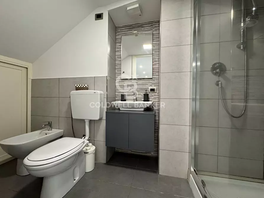 Immagine 22 di Palazzo in vendita  in via provinciale 62 a Aci Castello