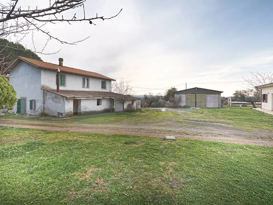 Immagine 1 di Rustico / casale in vendita  in Località Scassato a Vetralla
