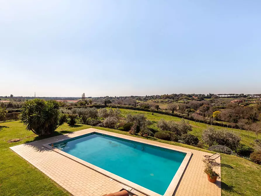 Immagine 41 di Villa in vendita  in Via Roberto Mazzucco a Roma