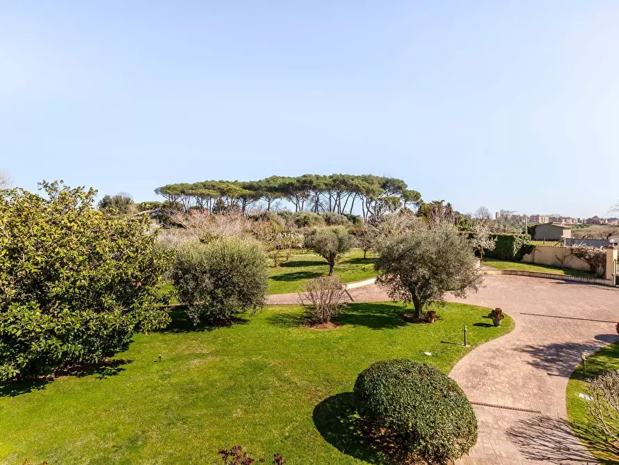 Immagine 43 di Villa in vendita  in Via Roberto Mazzucco a Roma
