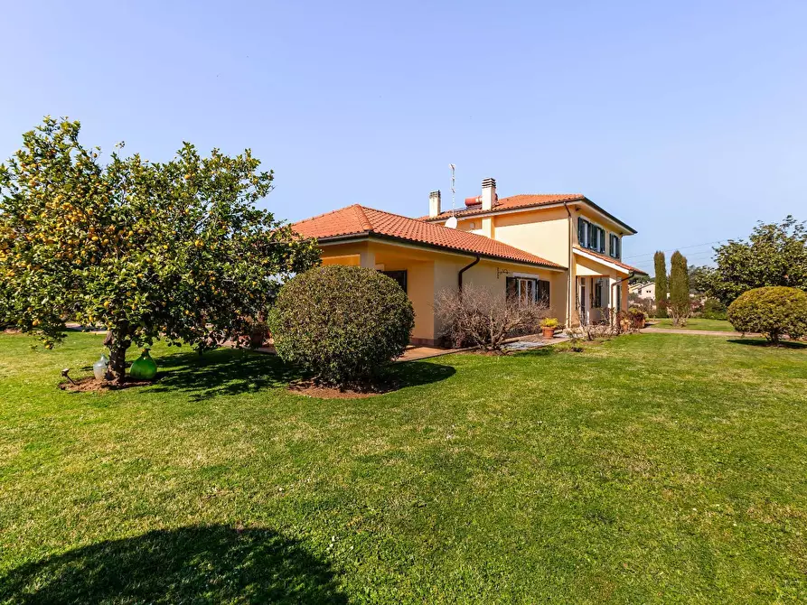 Immagine 50 di Villa in vendita  in Via Roberto Mazzucco a Roma