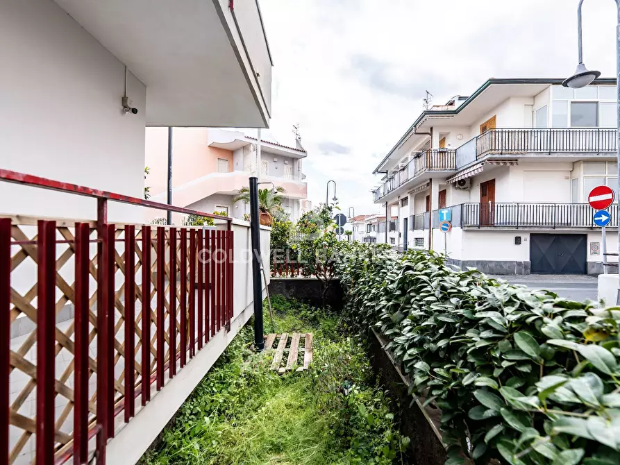 Immagine 2 di Appartamento in vendita  in VIA RIBERA (STAZZO) 37 a Acireale