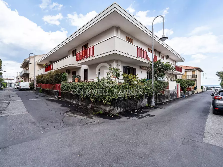 Immagine 4 di Appartamento in vendita  in VIA RIBERA (STAZZO) 37 a Acireale