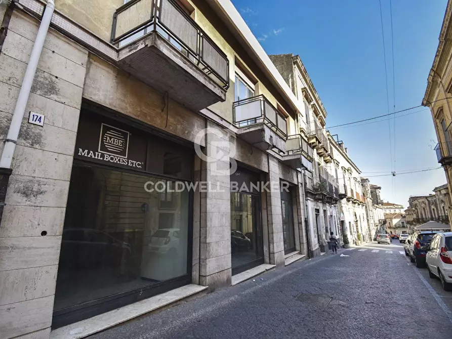 Immagine 9 di Negozio in affitto  in VIA VITTORIO EMANUELE III 174 a Acireale