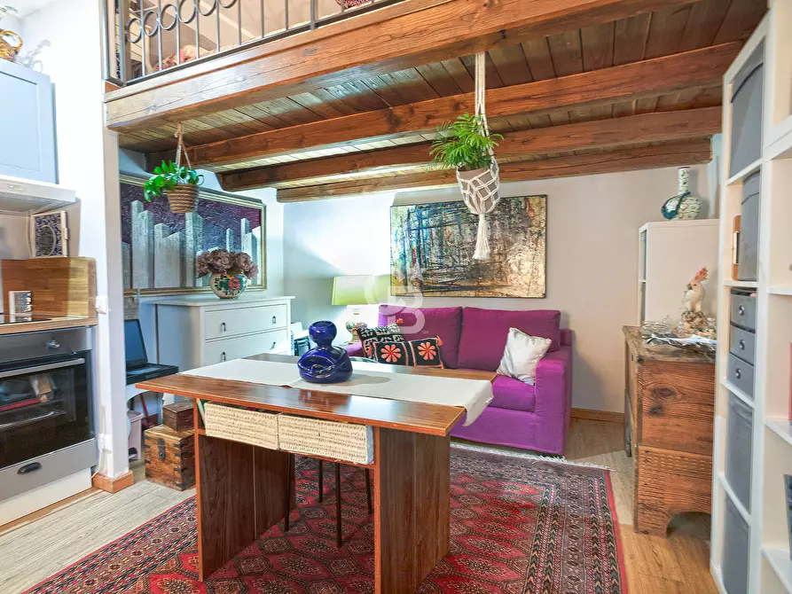 Immagine 2 di Appartamento in vendita  in Via Orologio Vecchio a Viterbo