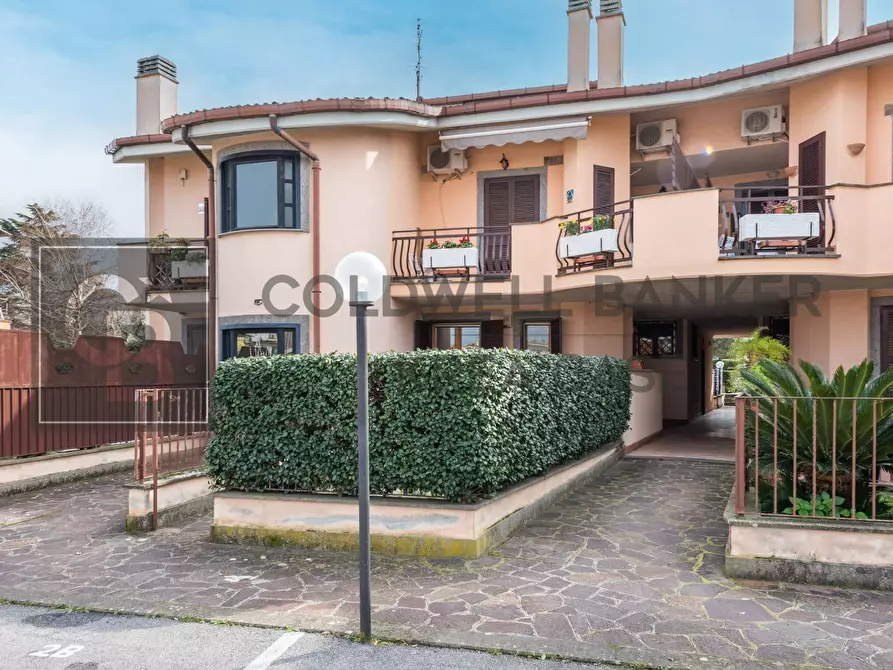 Immagine 12 di Appartamento in vendita  in Via Leonardo Sciascia 10 a Ciampino