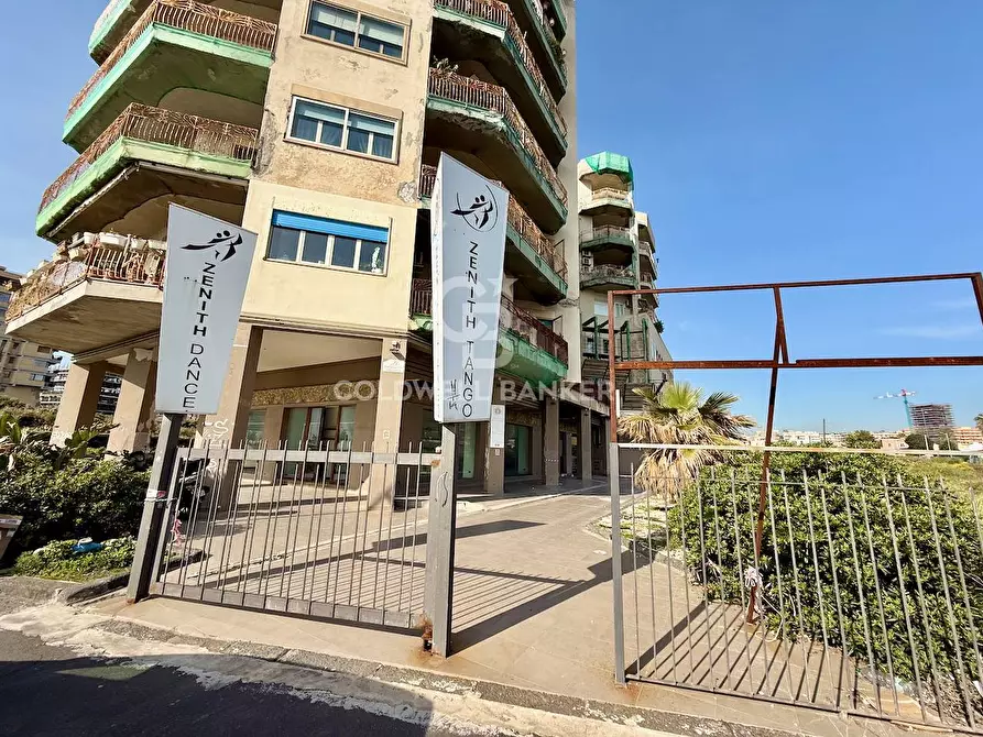 Negozio in affitto in Viale Artale Alagona 89 a Catania