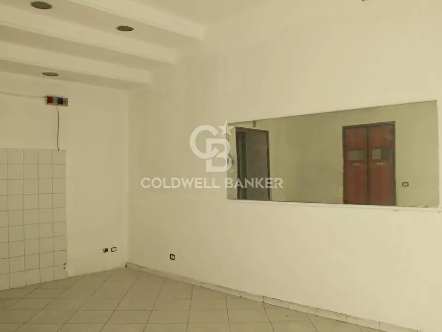 Immagine 1 di Negozio in affitto  in Via Sciarelle 52 a Acireale