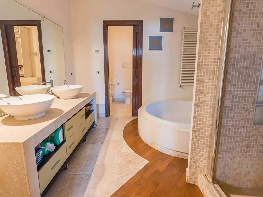 Immagine 26 di Villa in vendita  in Via Dei Salici a Pesaro