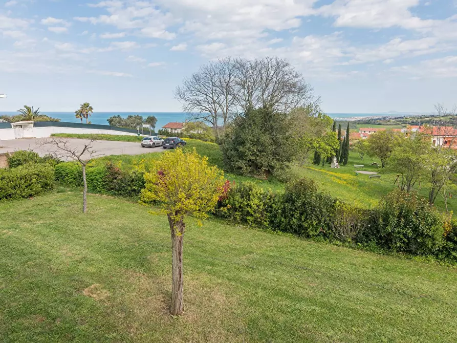 Immagine 28 di Villa in vendita  in Via Dei Salici a Pesaro