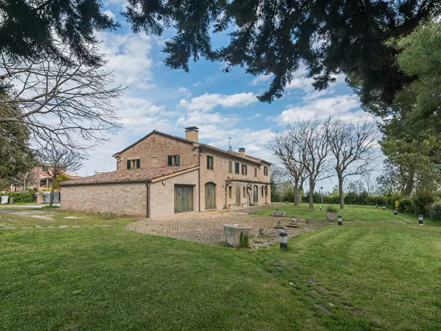 Immagine 40 di Villa in vendita  in Via Dei Salici a Pesaro