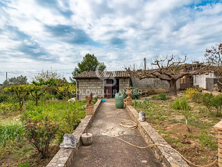 Immagine 22 di Villa in vendita  in Piano San Paolo 85 a Caltagirone