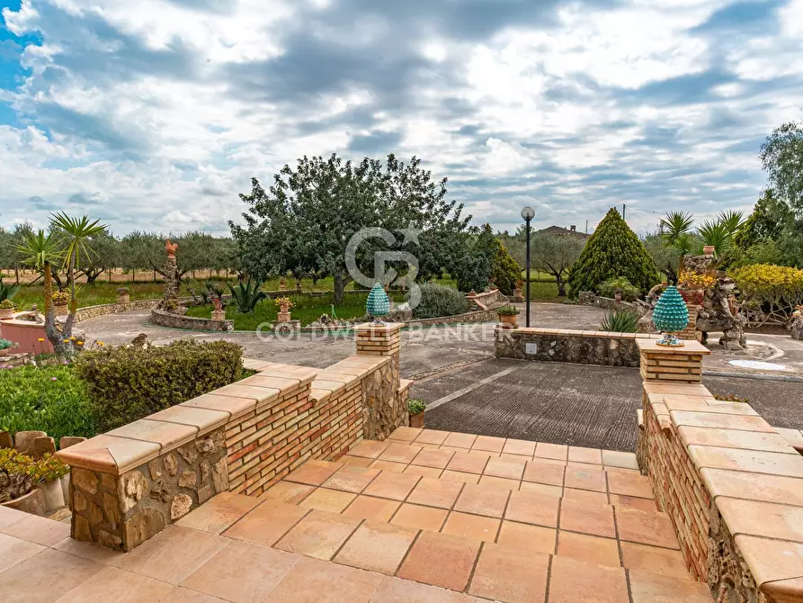 Immagine 32 di Villa in vendita  in Piano San Paolo 85 a Caltagirone